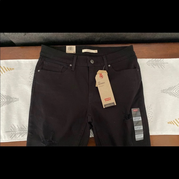 Levi’s Jeans - Picture 3 of 7